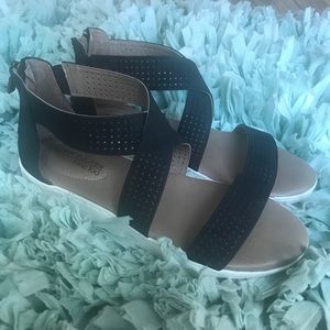 NiB Adam Tucker sandals
